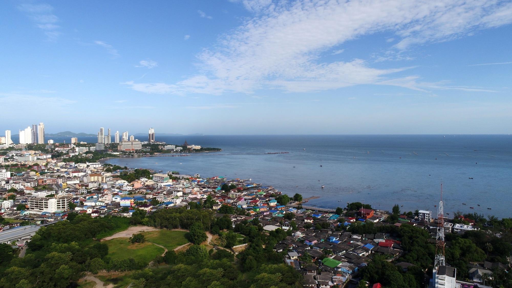 Ruenthip Pattaya Hotell Exteriör bild