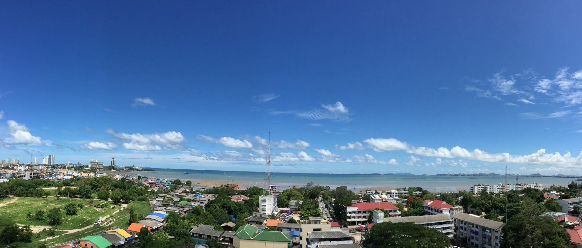 Ruenthip Pattaya Hotell Exteriör bild